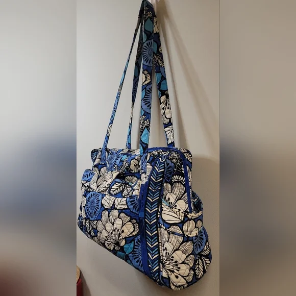 C - Vera Bradley blue bayou diaper bag - Picture 4 of 13
